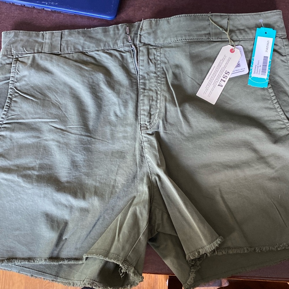 New with tags Sanctuary Shorts. Olive in color